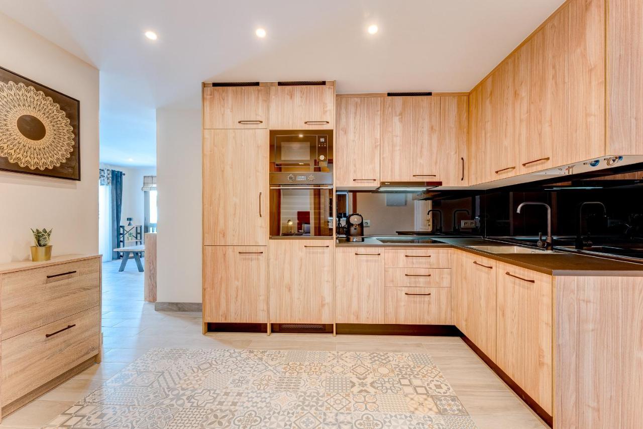 Exclusive 2bedrm Aircon 200m Apartment