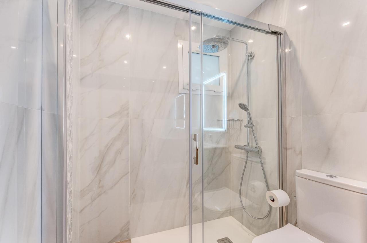 Apartment Exclusive 2bedrm Aircon 200m *