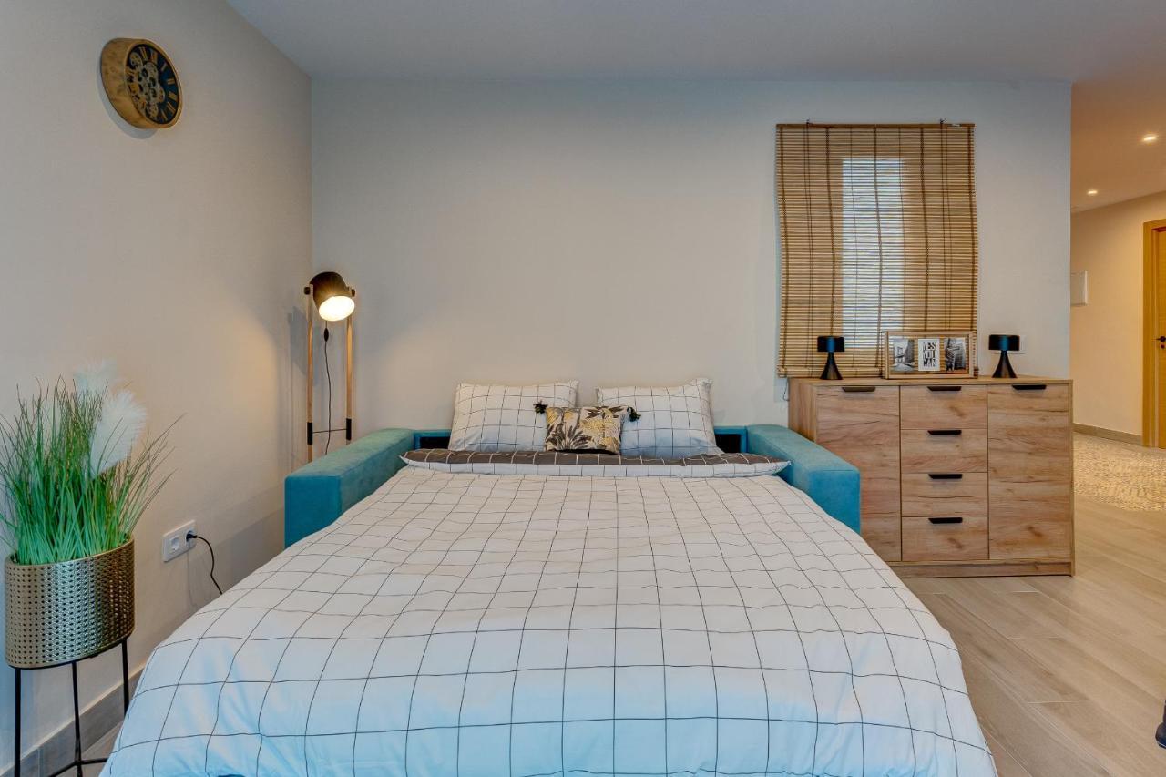 Exclusive 2bedrm Aircon 200m Costa Adeje (Tenerife)